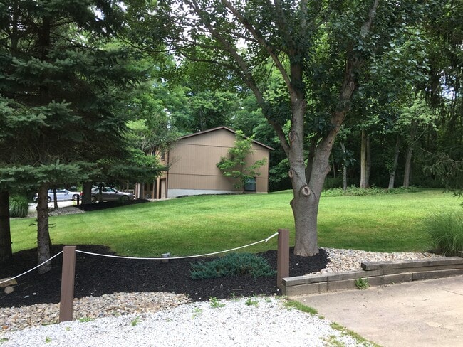 Building Photo - Hidden Pines Townhomes