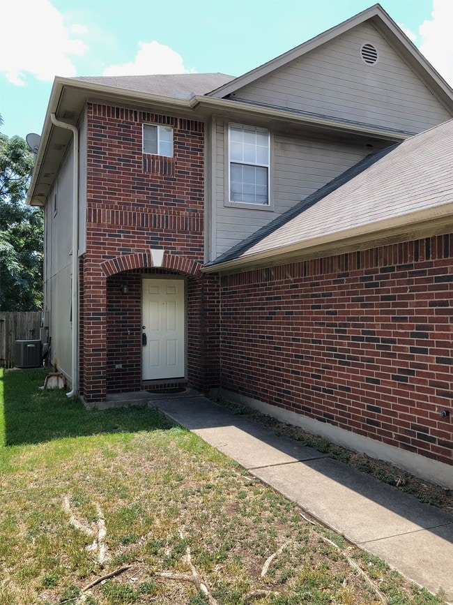 Building Photo - 9709 Sugar Hill Dr