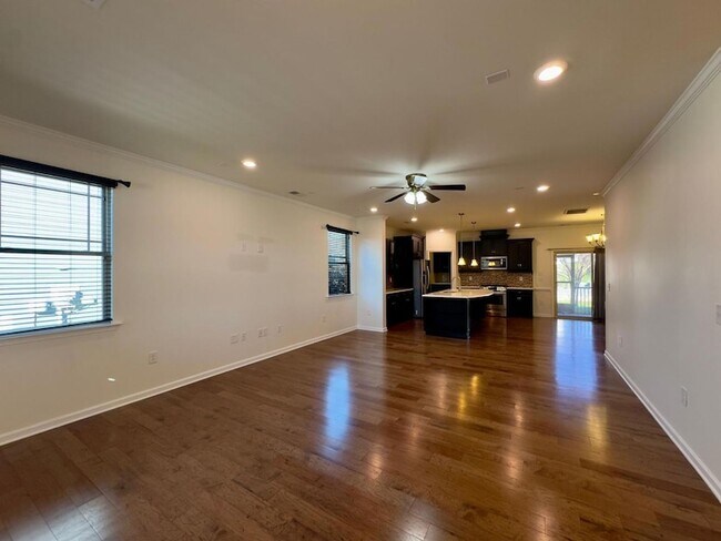 Foto del edificio - 1200 Governess Ln