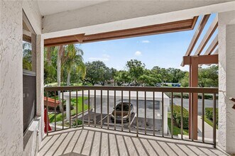 Building Photo - 6060 SE Martinique Dr