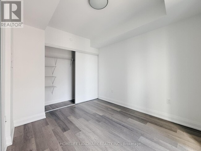 Building Photo - 77 Mutual St