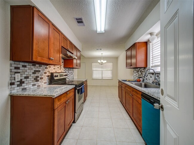 Building Photo - 6834 Harpers Dr