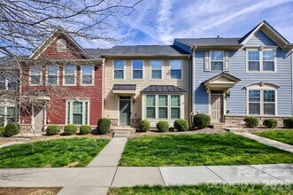 Building Photo - 1731 Evergreen Dr