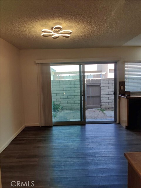 Foto del edificio - 733 Windwood Dr