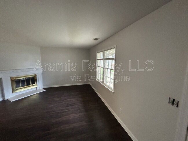 Foto del edificio - 507 Whitehall Ln