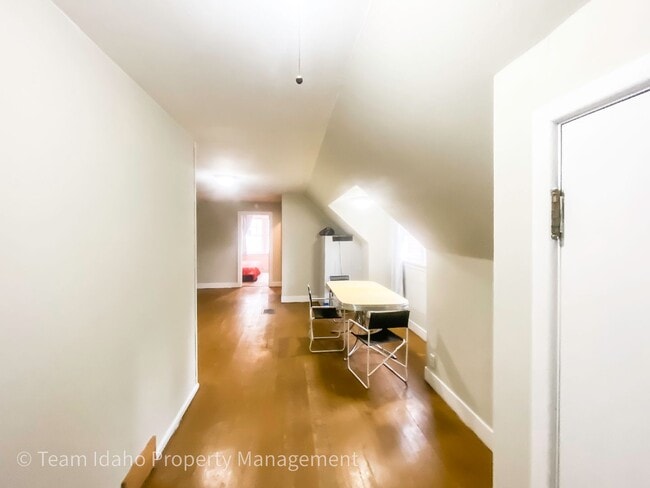 Foto del edificio - 811 E 6th St