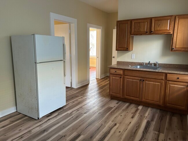 Building Photo - 15 Truman St