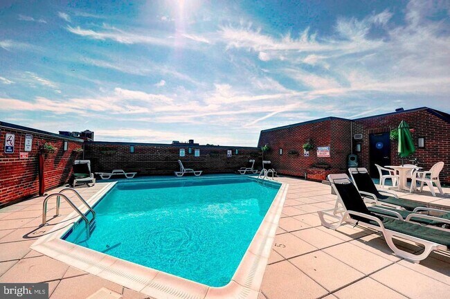 Foto del edificio - 1080 Wisconsin Ave NW