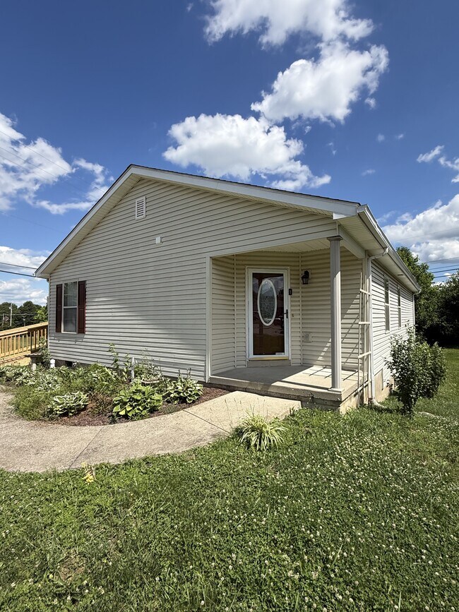Building Photo - 108 Hunter Ridge Dr