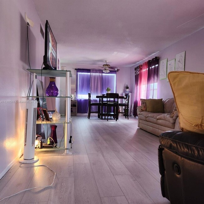 Foto del edificio - 1380 NW 43 Terrace