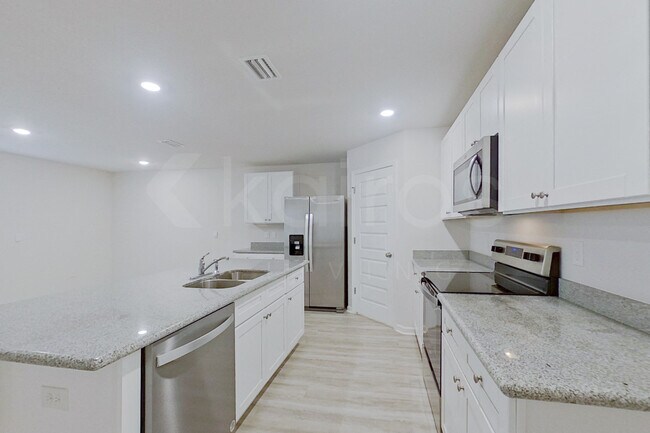 Building Photo - 341 Monarch Ln