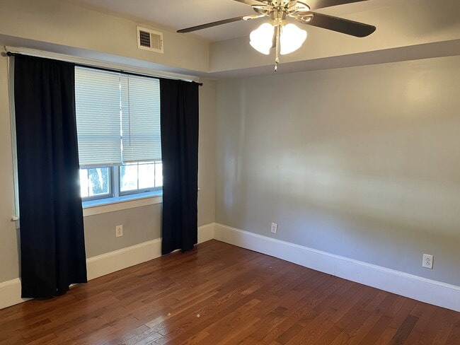 Foto del edificio - 353 N Easton Rd