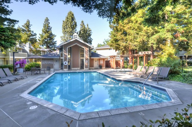 Building Photo - 2754 Somerset Park Cir