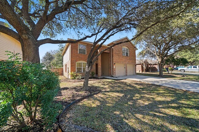 Foto del edificio - Beautiful 5-Bedroom Home in Schertz - Realtor Commission: $500