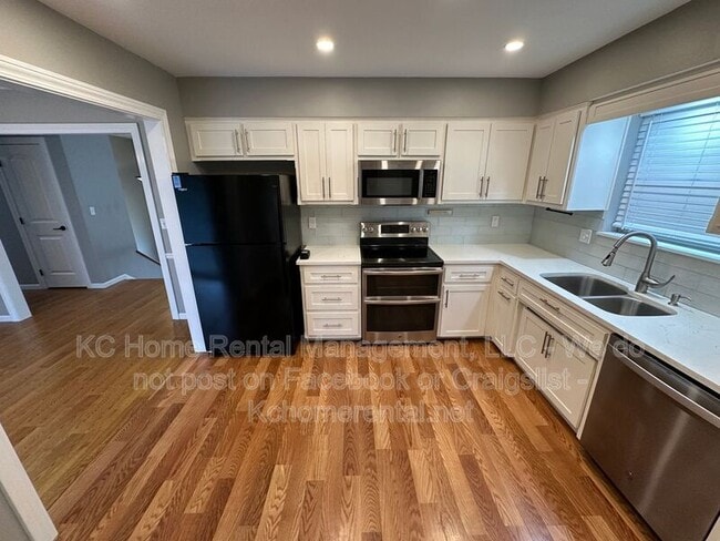 Foto del edificio - 8704 N Shannon Ave