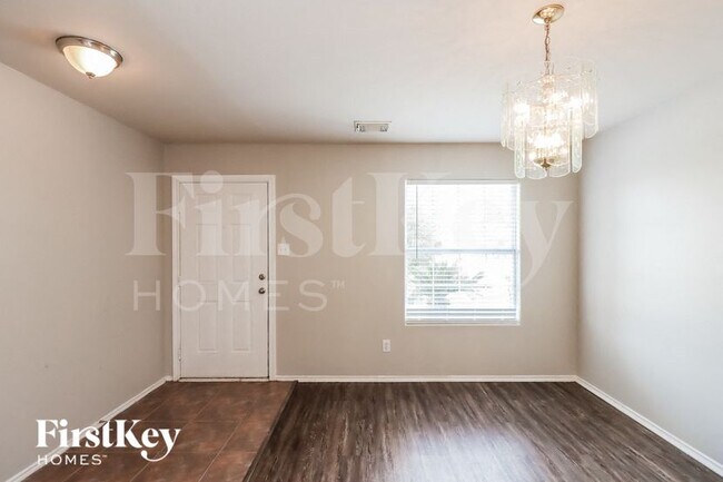 Foto del edificio - 602 Regal Hollow Ln