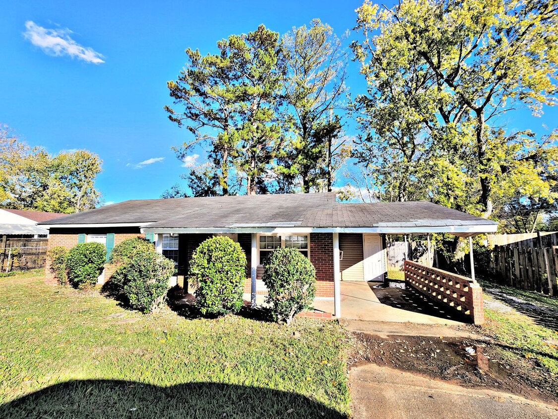 Primary Photo - HOUSE FOR RENT - DECATUR