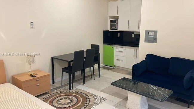 Foto del edificio - 1150 Normandy Dr