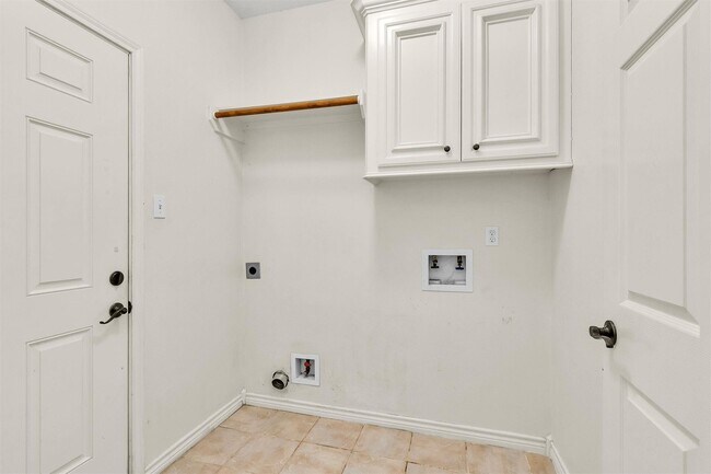 Foto del edificio - 147 April Waters Dr W