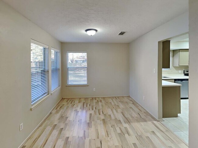 Foto del edificio - 164 Maple Branch St