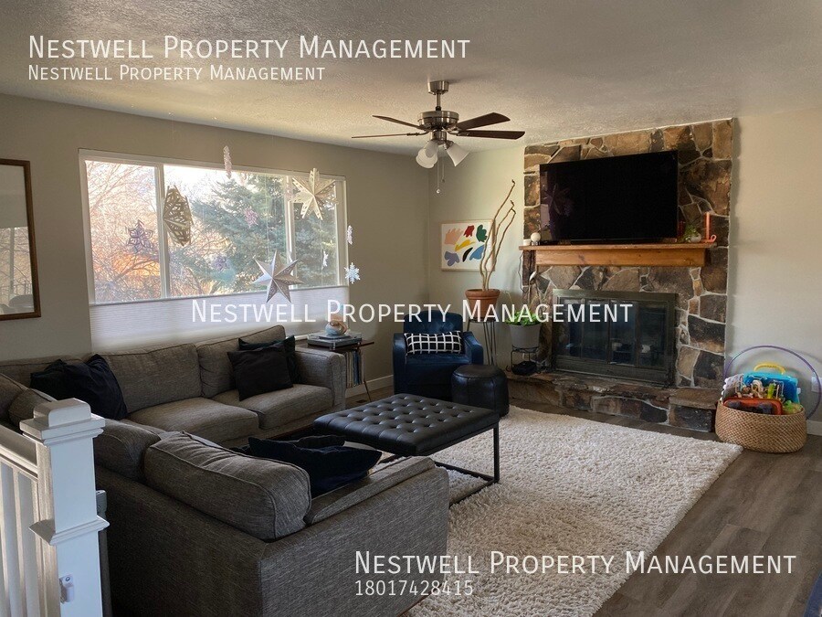 Primary Photo - Great 4-bed Home in Sandy