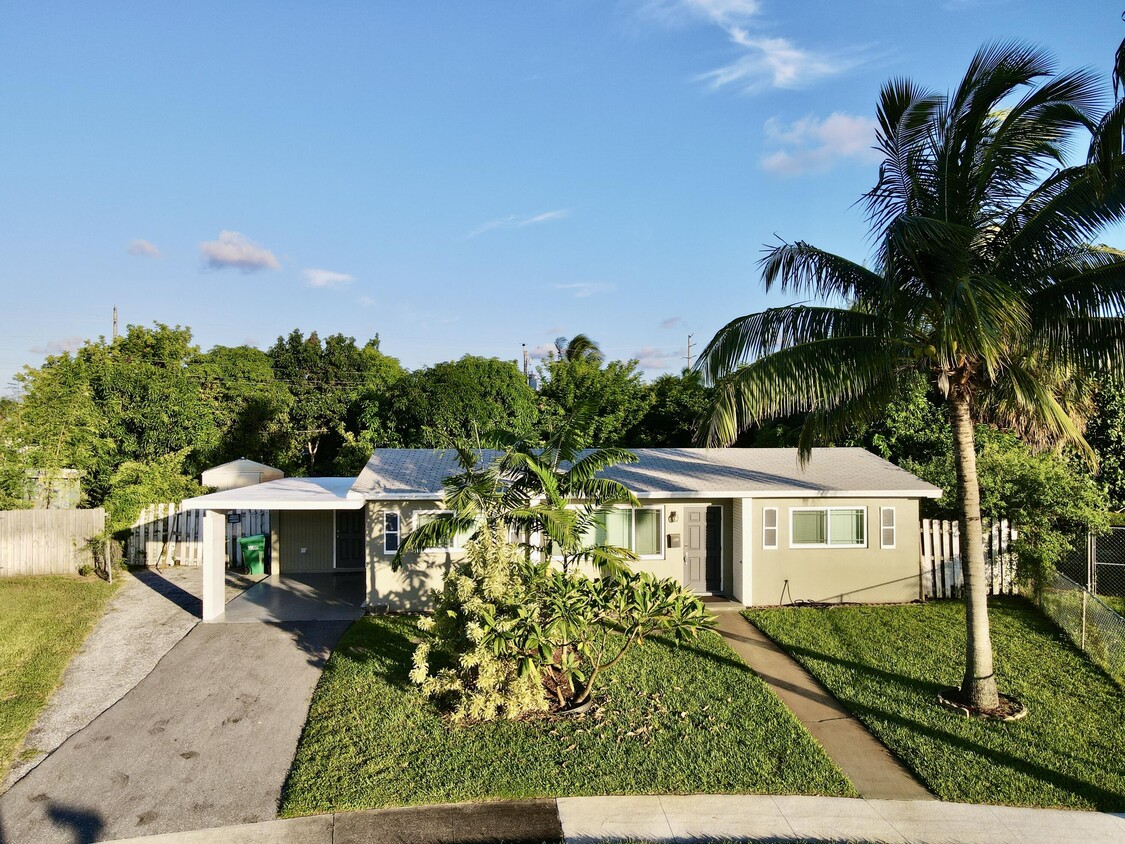 Primary Photo - 1810 G Ave