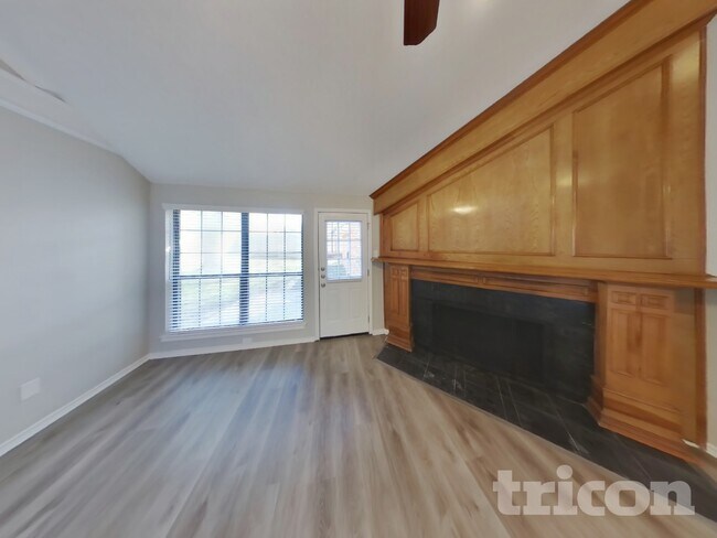 Foto del edificio - 7761 Grassland Dr