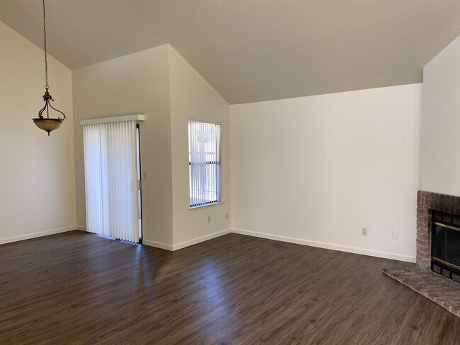 Building Photo - 1809 La Corunna Pl