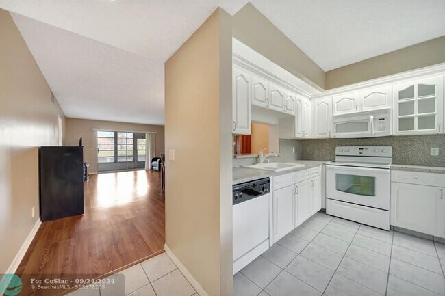 Building Photo - 1101 SW 128th Terrace