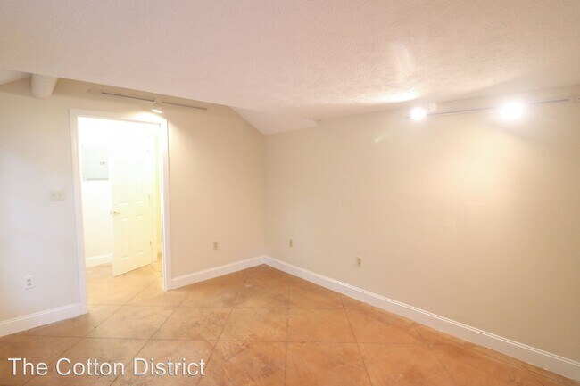 Foto del edificio - 2 br, 1.5 bath House - 43 Holtsinger Ave