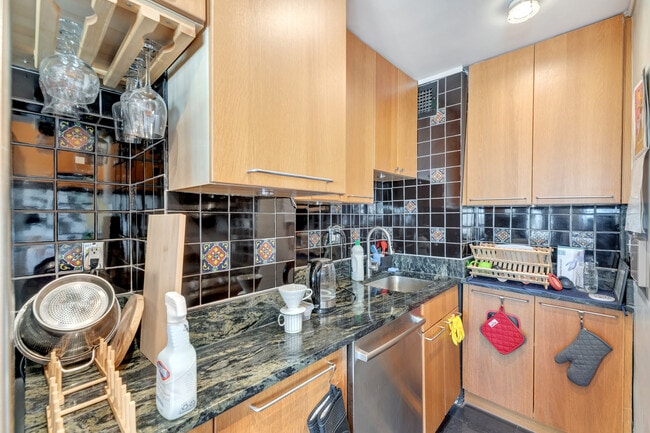 Building Photo - 1545 18th St NW