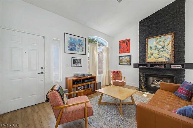 Building Photo - 679 Scenic Tierra Ln