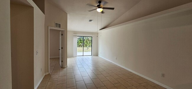 Building Photo - Spacious 3-Bedroom, 2-Bath Duplex in Cape Coral