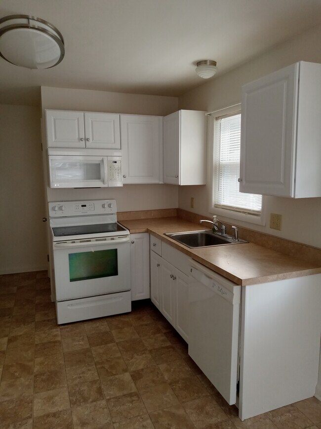 Building Photo - 34 Marriner Ave