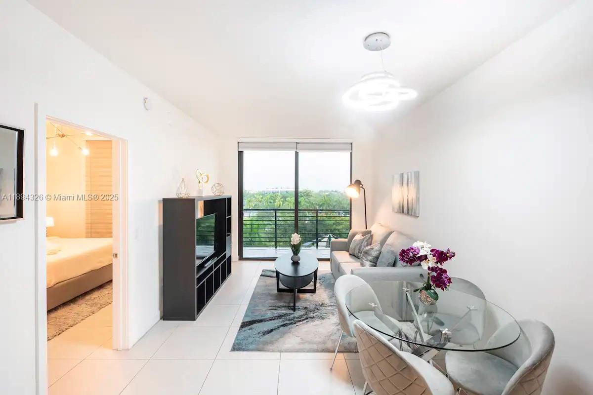 Foto principal - 5350 NW 84th Ave