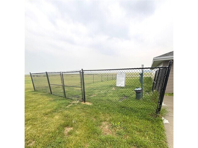 Foto del edificio - 1901 Pirate Dr