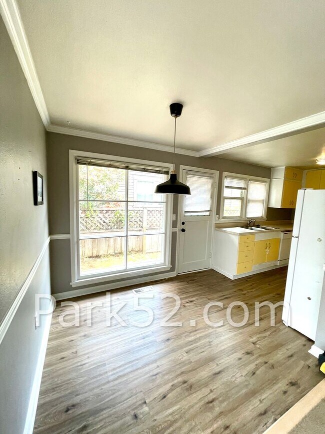 Foto del edificio - 3 Bedroom Rambler in North Tacoma With A/C!