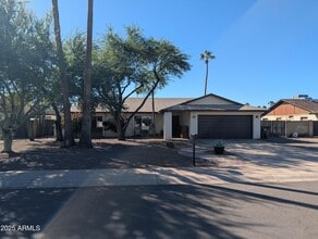 Building Photo - 4909 E Presidio Rd