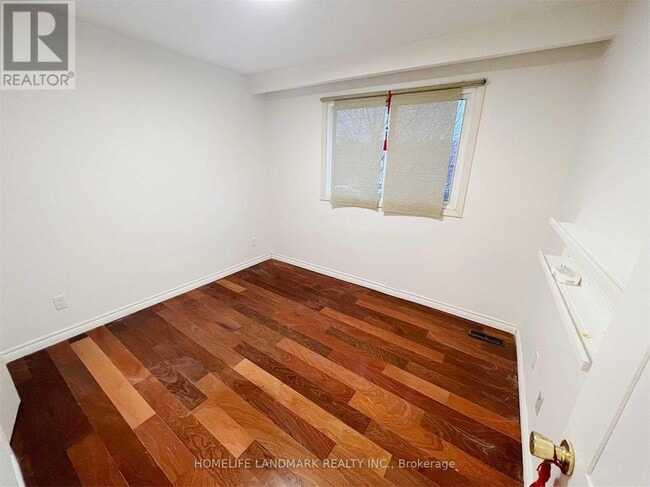 Building Photo - 84 Harrington Crescent