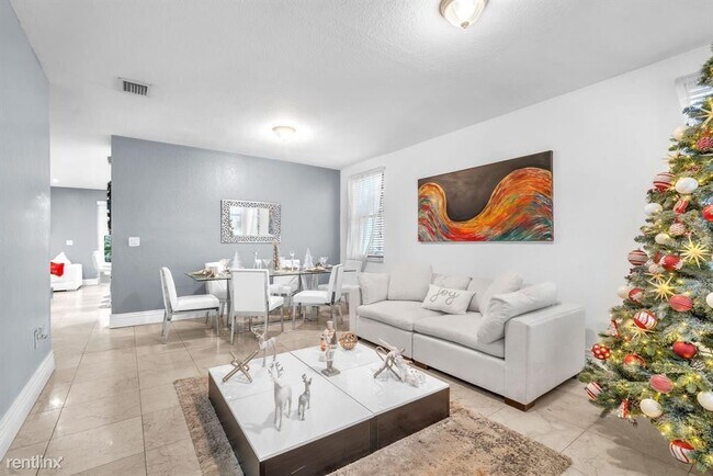Building Photo - 3 br, 2.5 bath House - 6324 SW 165th Ave