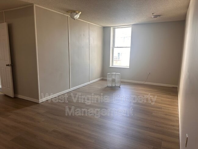 Building Photo - 104 N 8th St