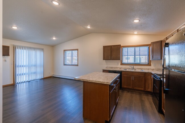 Fargo, Dakota del Norte Apartamentos Westwood | Cocina - Westwood Estates