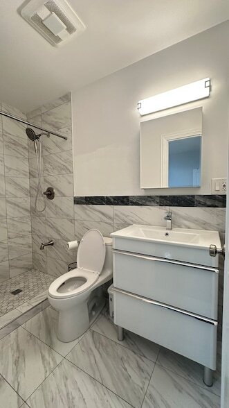 Building Photo - 5716 N Campbell Ave