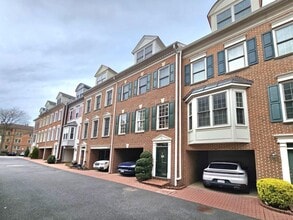 Building Photo - 315 Hearthstone Mews