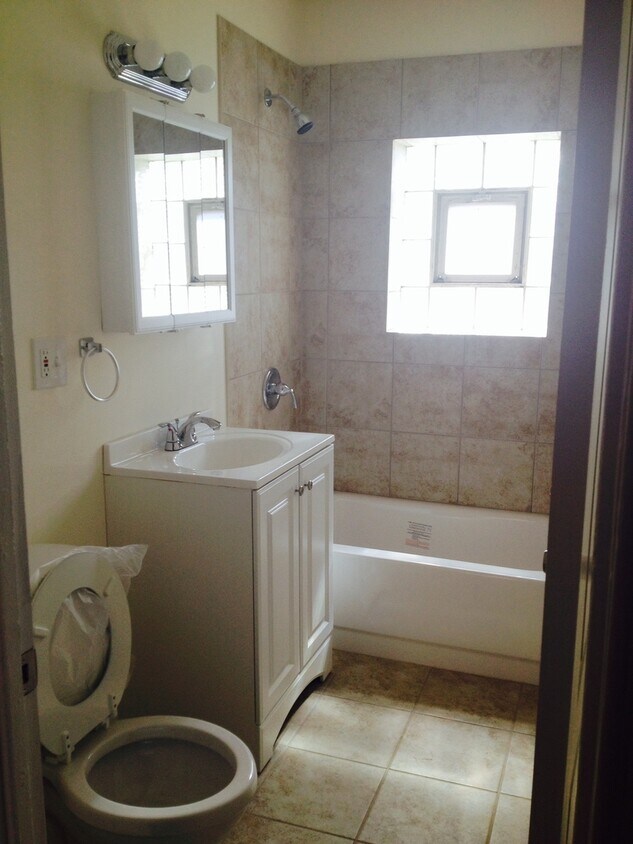 Foto del edificio - 817 W 34th Pl