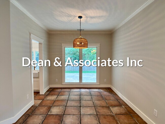 Building Photo - 1315 Berwick Dr