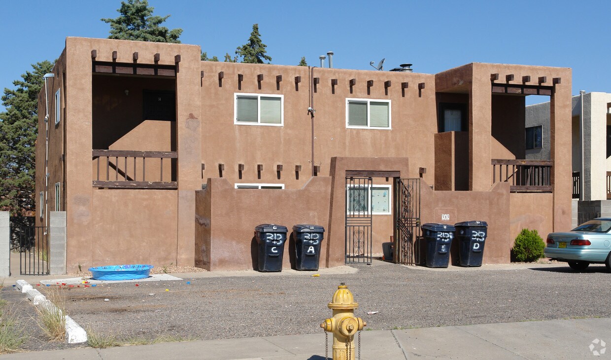 Building Photo - 313 Whispering Sands SE