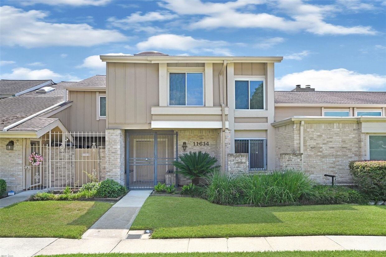 Primary Photo - 11614 Village Pl Dr