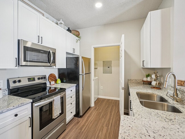 Building Photo - The Berkeley At Southpoint