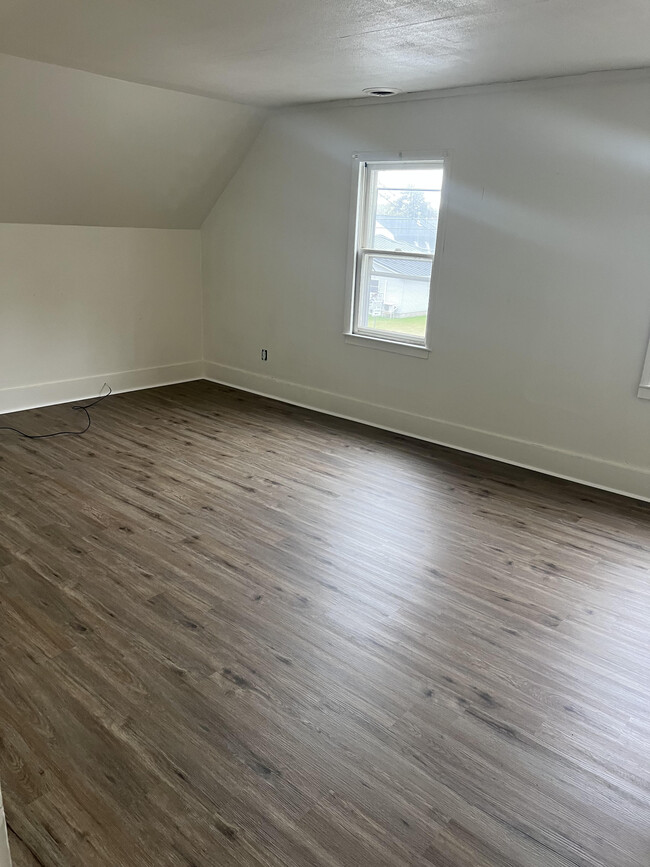 Living room - 207 Hartland Ave